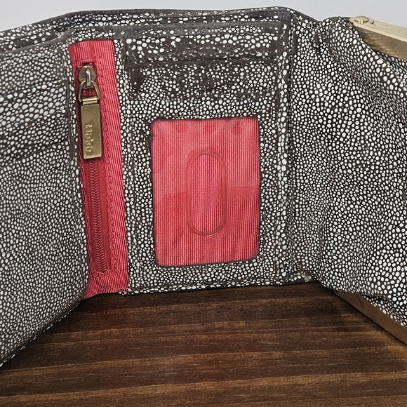 Sold - Picture 3 of 6